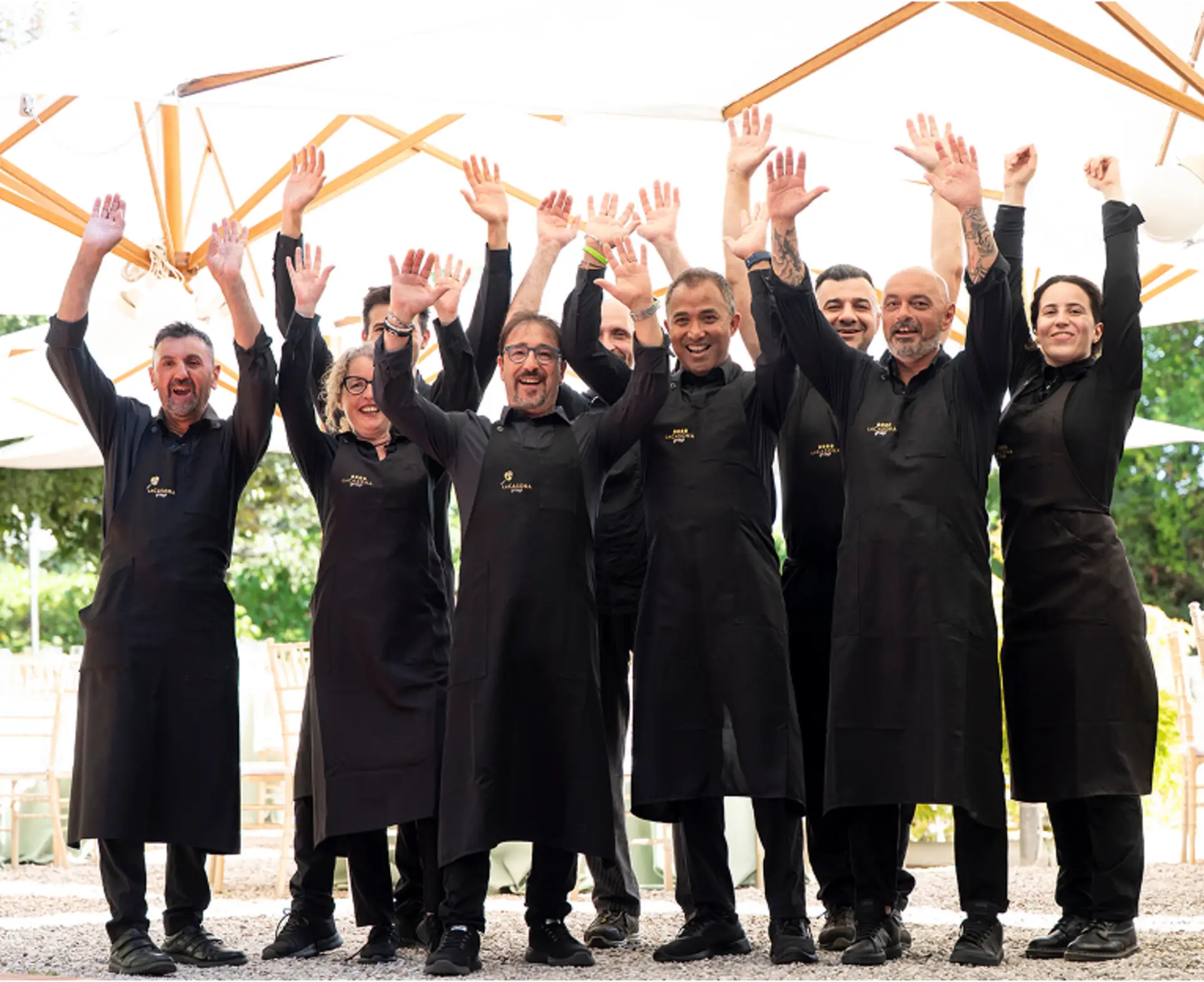 Il team di La Casona Tutti Fritti accoglie gli ospiti con professionalità e calore, simbolo della tradizione emiliana e dell’ospitalità di casa.